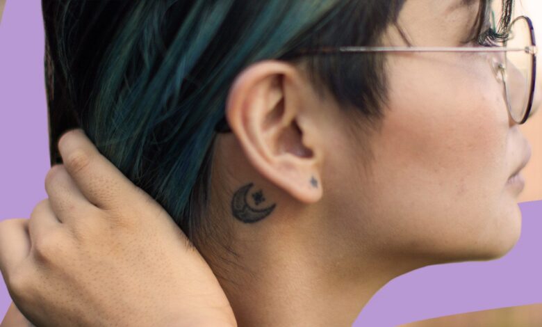 25 Ear Tattoos That Look Dainty & Cute