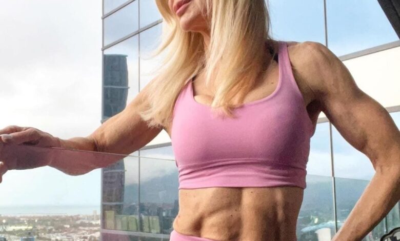 65-Year-Old Celebrity Fitness Coach Defies Age With a Brutal Upper-Body Workout