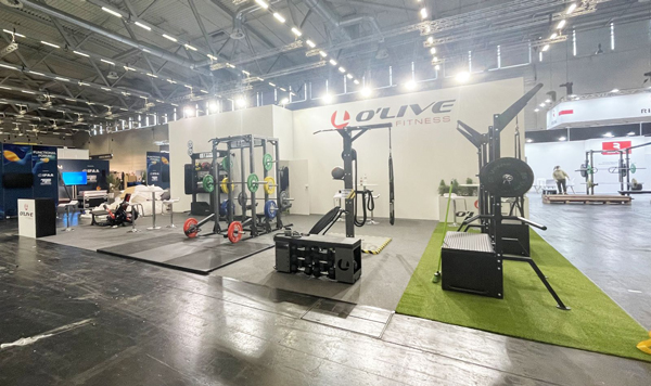 Aerobics & Fitness expands its range of strength training to cover its peak