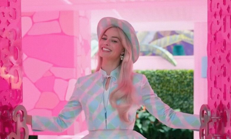 Barbie Film: Margot Robbie Gives Dreamhouse Tour Inside Set Video
