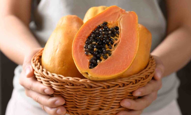 Eating papaya during pregnancy: Safe or not?