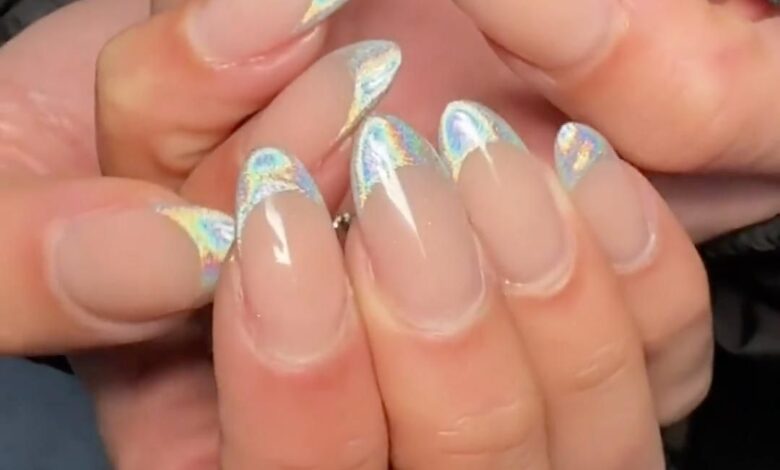 Glittery tip nails