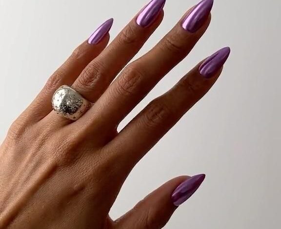 Purple chrome nails are trending