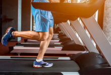 What are the benefits of running on a treadmill and differences with doing it outdoors