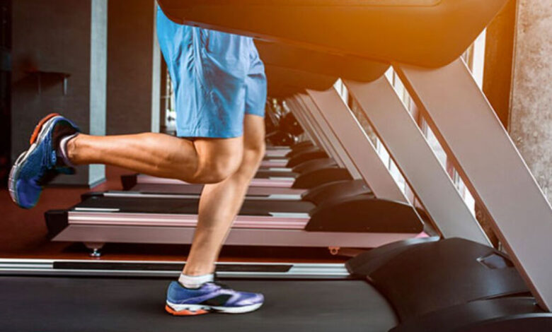 What are the benefits of running on a treadmill and differences with doing it outdoors