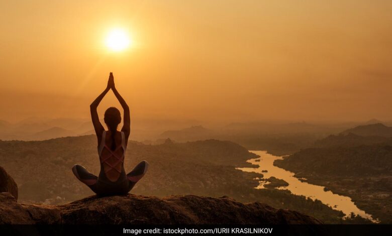 5 Tips To Stick To Your Yoga Practice Even When You're Traveling