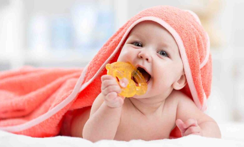 Baby teething: Signs, symptoms and remedies for the pain