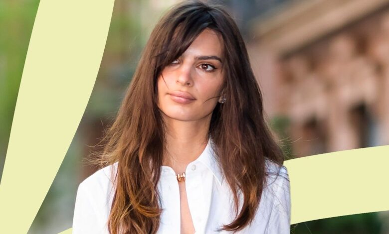 Emily Ratajkowski is living La Dolce Vita in a pink mini that’s both romantic and sexy