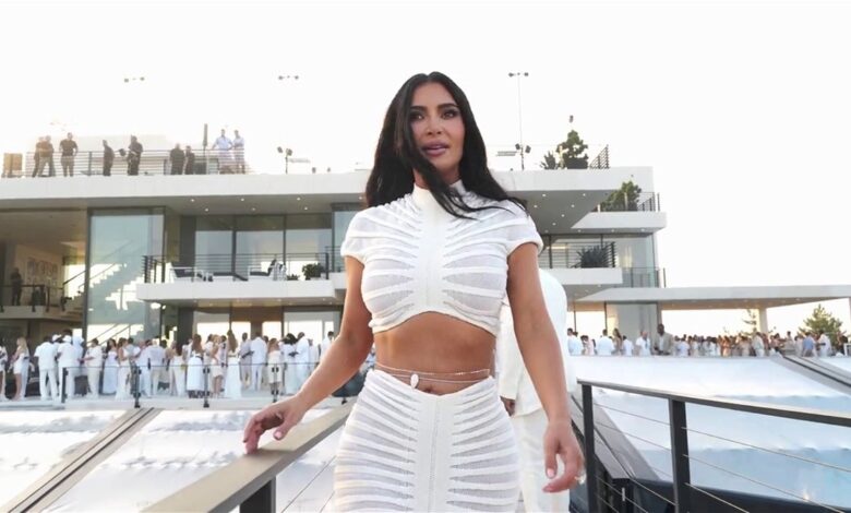 “This One Is Gonna Flop”: Fitness World Disapproves $1.4 Billion Worth Kim Kardashian’s Latest Venture As Fans Left Convinced She Is “Jealous” of Sister Kourtney